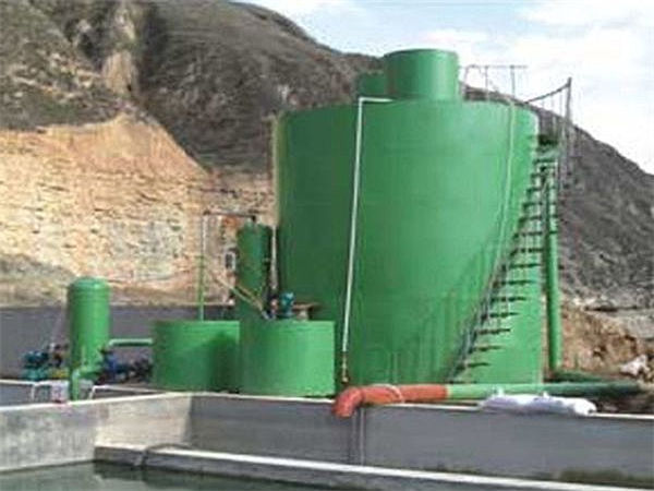 豎流式溶氣氣浮機(jī)現(xiàn)場